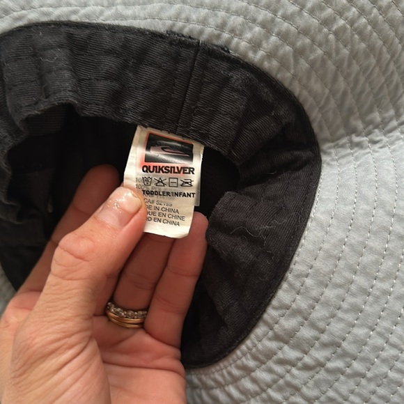 Quiksilver toddler bucket hat - Picture 2 of 2